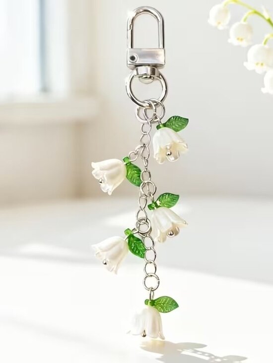 Handbags - white hanging blossoms with silvertone hardware